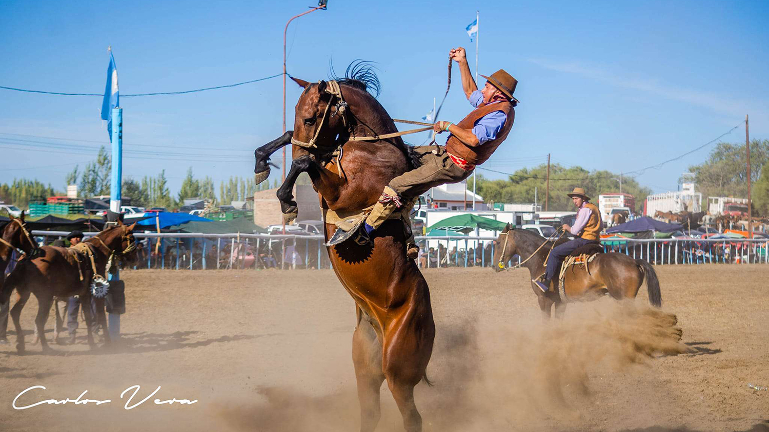 326554909_927486121771307_447340364116994758_n